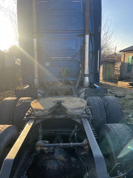 Volvo VNL 670 тягач грузовик вольво