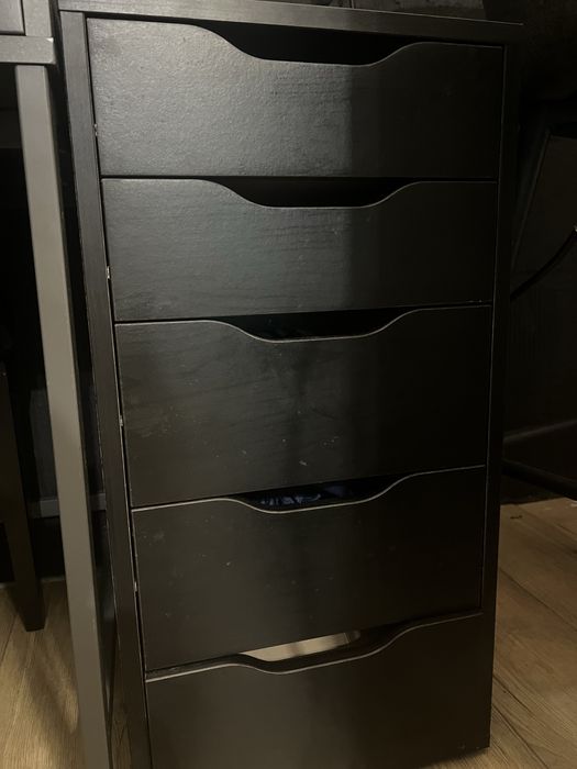 Secretária , cadeira , estante Ikea personalizada