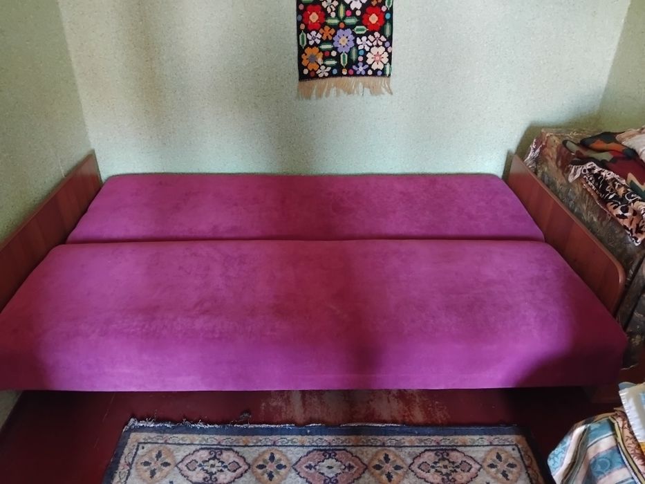 Диван книжка фіолетовий