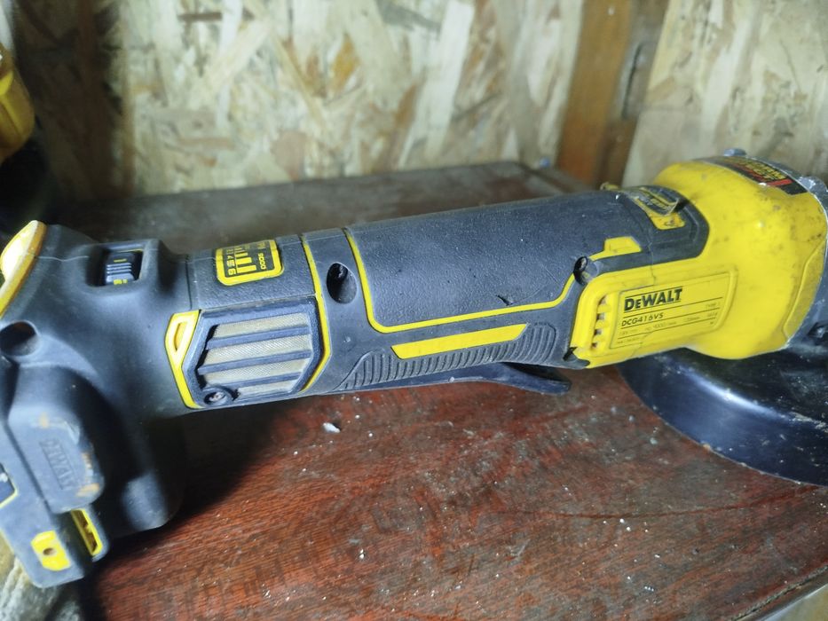 Dewalt інструмент