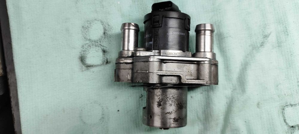 Клапан EGR OM642 Клапан вентиляции картерных газов OM642 a6420101791