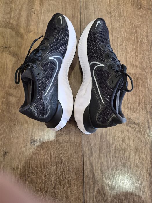 кроссовки Nike Renew Run