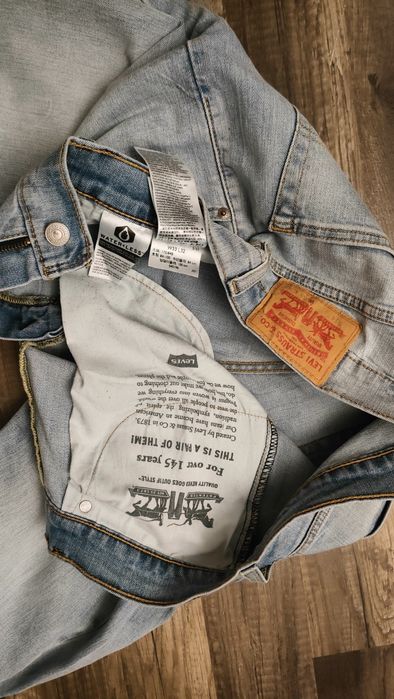 świetne spodnie LEVI'S  514  33/32  w super stanie