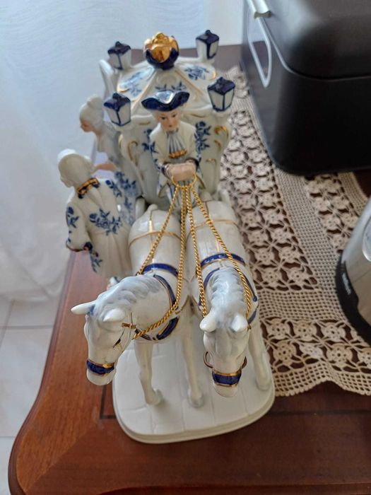 Peça decorativa em porcelana