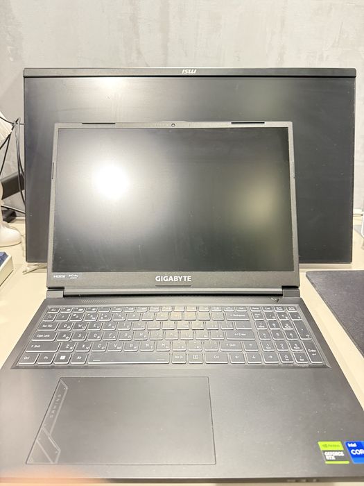 Gygabite g6 kf.