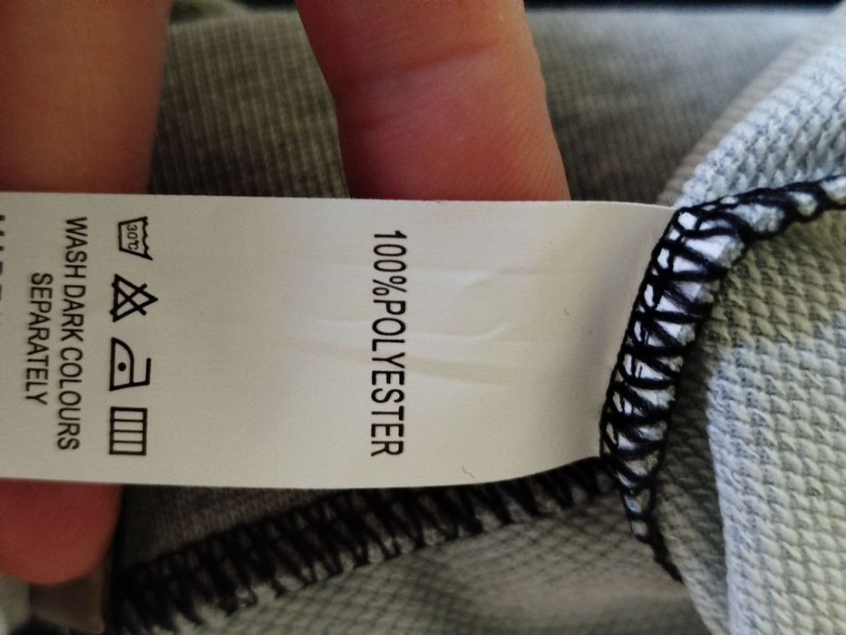 Лёгкая кофта с капюшоном