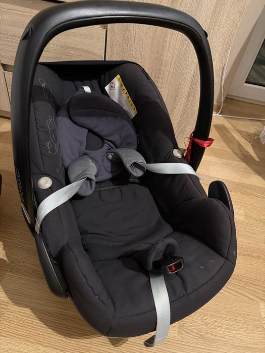 Fotelik z baza maxi cosi  na pas samochodowy