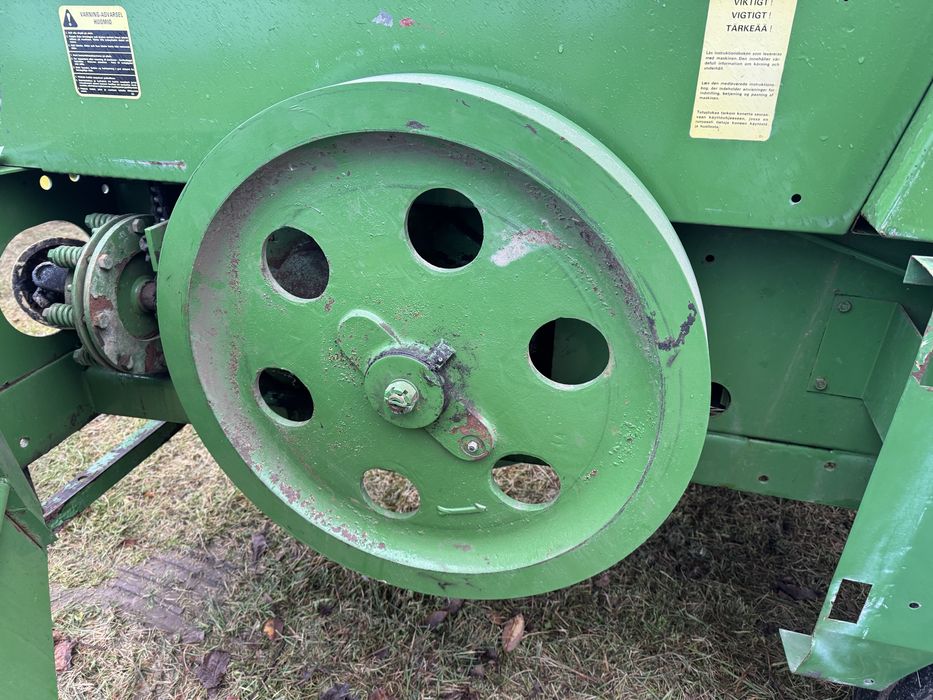 John Deere 330 Тюковий Прес Підбирач Пресс подборщик як (332-336-339)