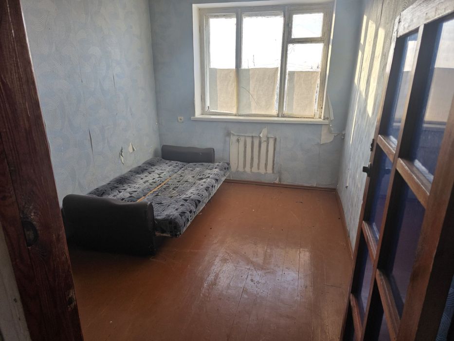 Продам будинок з зручностями іБомбосховищем,5 кімнат