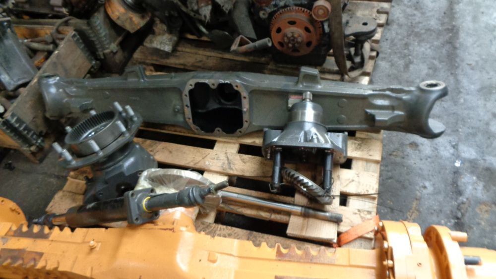 Most przedni  Case 580 590,Volvo bl71 BL61,Komatsu wb