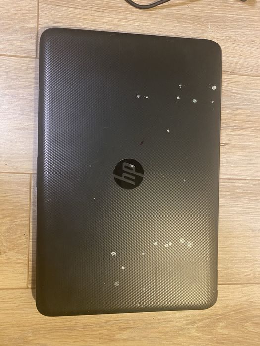 Laptop hp z ładowarką