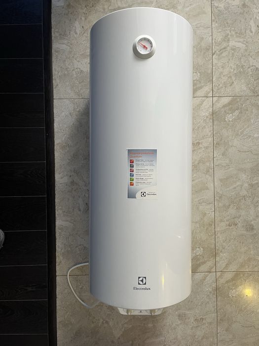 Бойлер Electrolux EWH 80 Quantum Slim (80 літрів)