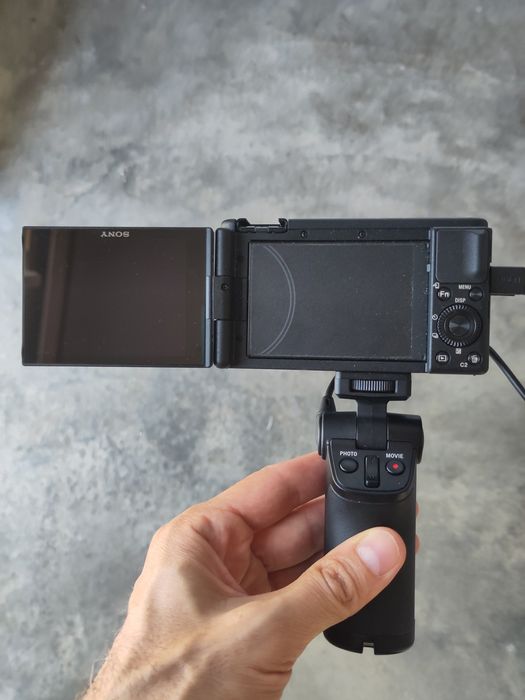 Sony ZV-1 + Grip Sony VCT-SGR1 — como nova