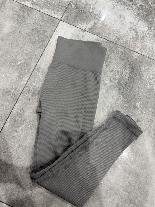Legginsy szare L 40 rozciągliwe