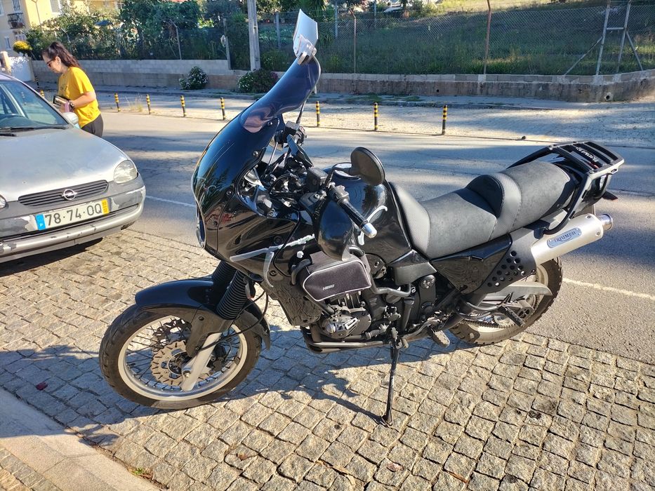 Triumph tiger 900