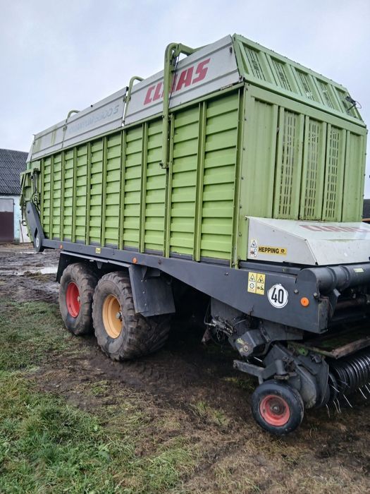 Przyczepa samozbierająca