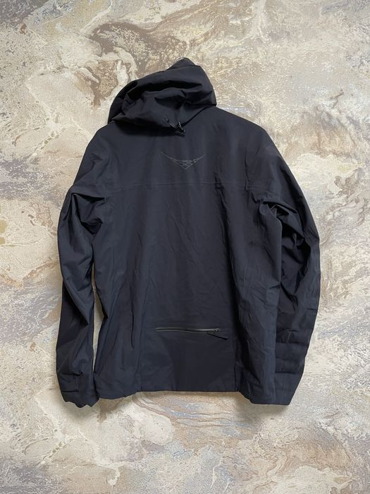 Ветровка Hoka Transport Rain Gore Tex размер М