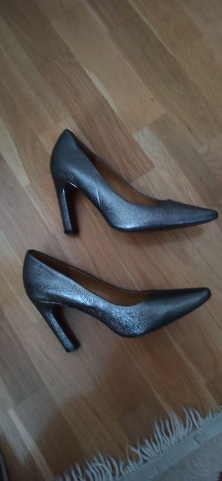 Czółenka Solo Femme 38