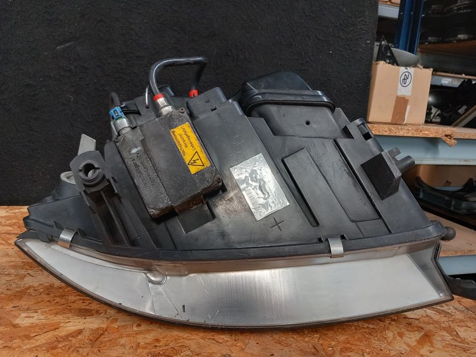 Ótica xenon esquerda Audi A6 C5