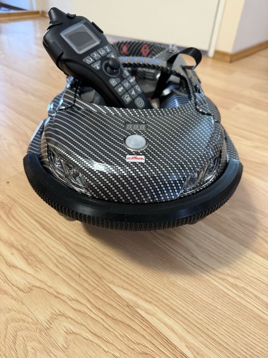 Łódka zanętowa Boatman VULCAN GPS CARBON