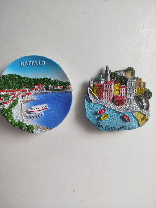 Магніти на холодильник