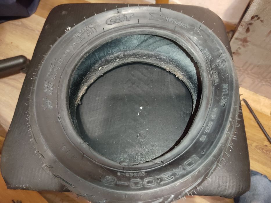Покришки  10" товщиною 3",4,5; 5,5; внутрішній розмір  6 і 6,5 електрокамоматів