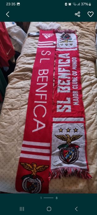 Cachecois de clubes  e da selecao  a cada 2 cachecoes  15 euros