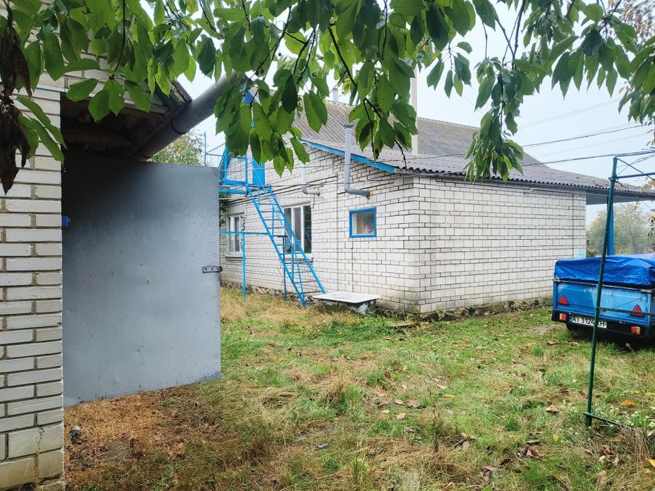 продається будинок