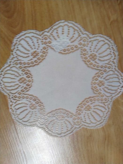 Komplet nowych serwetek ecru