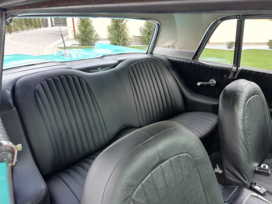 Samochód retro Klasyk Ford Thunderbird 1960 .