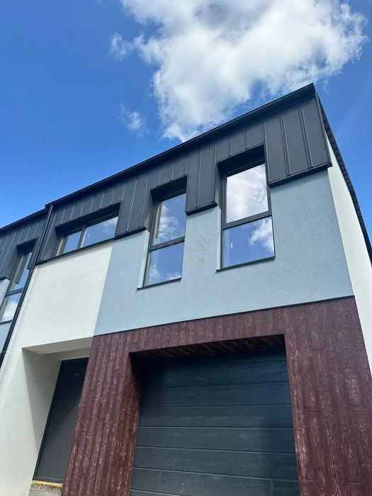 Сучасний Таунхаус з гаражем в місті,центральна частина.