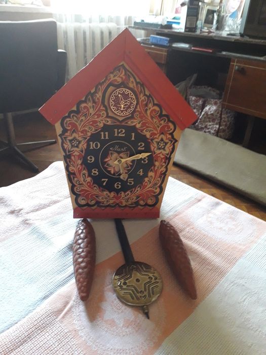 Часы настенные, с маятником,новые