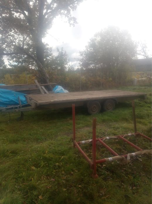 Przyczepa samochodowa platforma laweta