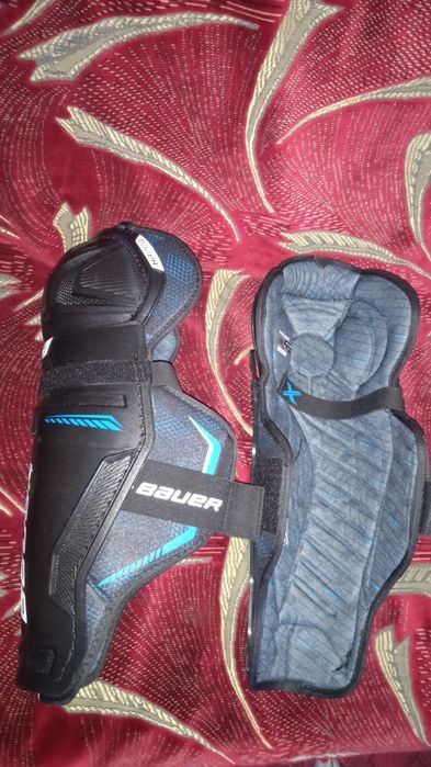 Щитки, наколінники, хокей