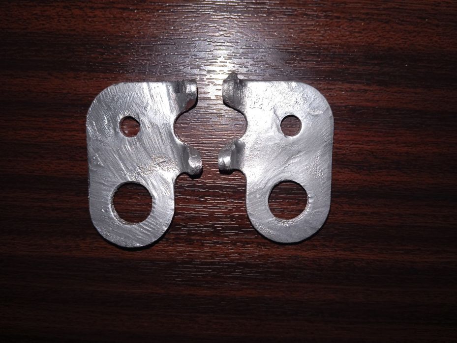 Крючок подножки чезет,