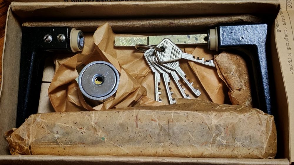 Новый замок врезной дисковый фалевый с защёлкой Житомирский завод