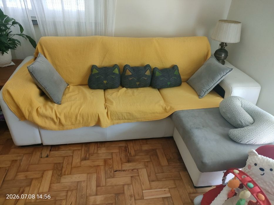 Sofá com chaise longue