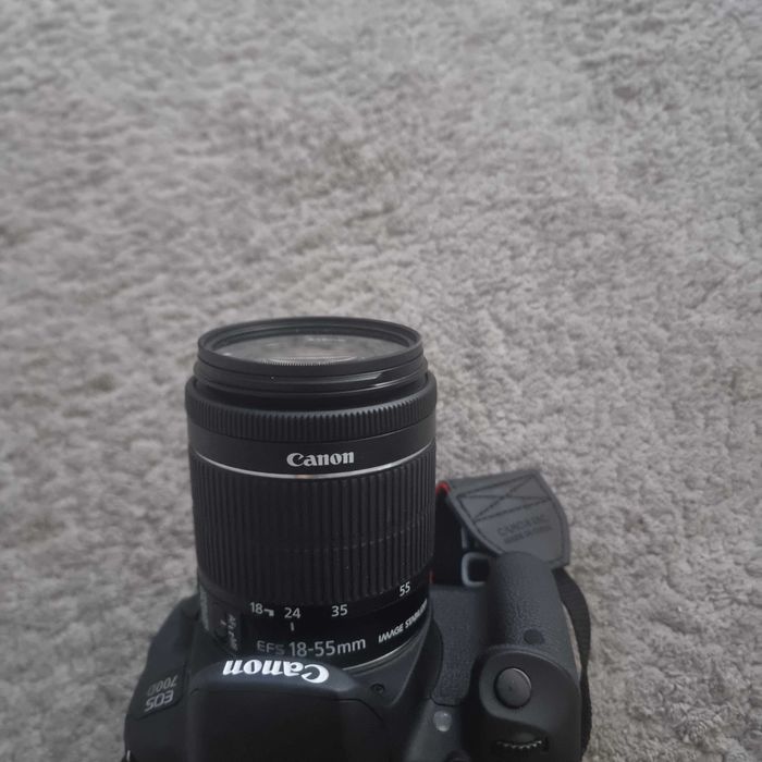 Maquina fotográfica Canon 700D + Lente 18-55  + Mochila