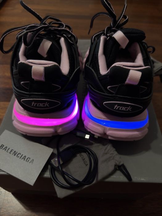 кросівки Balenciaga track led