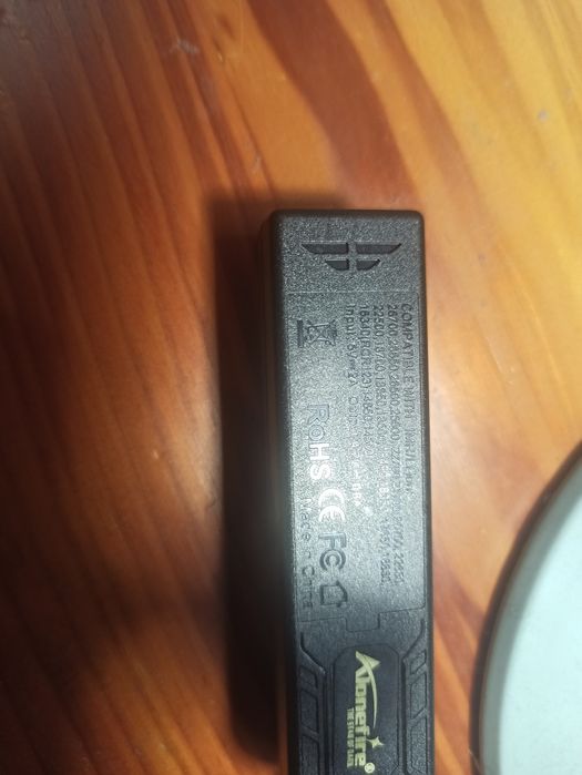 Продам зарядное устройство зарядний пристрій пальчіковаго акаммулято