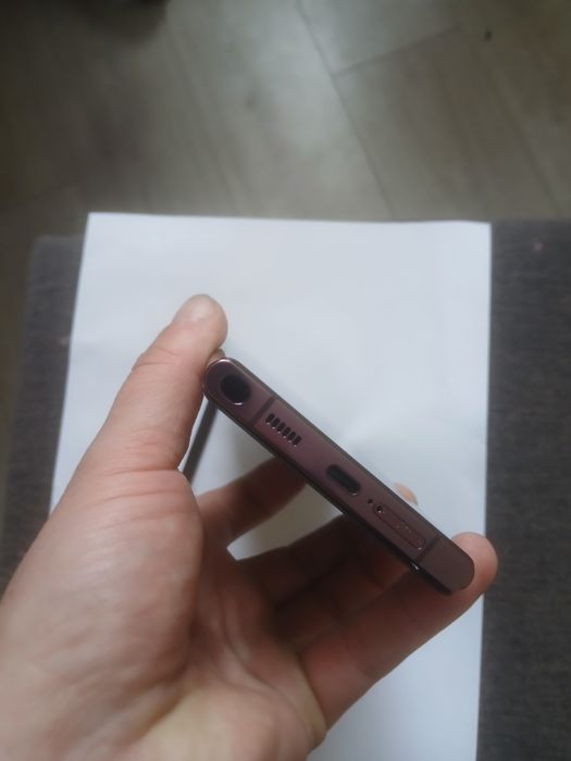 Продам власний телефон. Самсунг ультра s 22 12/246 Без торга.