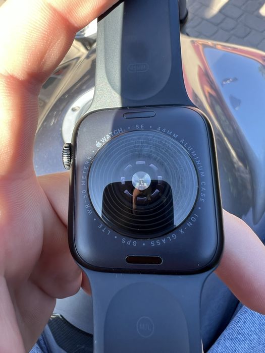 apple watch SE2 44 mm LTE