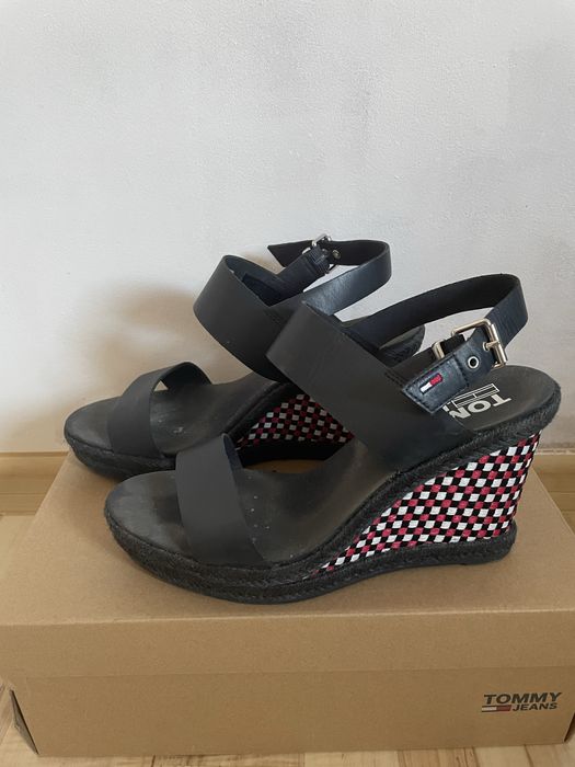 Sandały na koturnie Tommy Hilfiger
