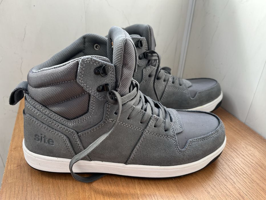 Рабочие кроссовки Site. Размер 44. Новые.