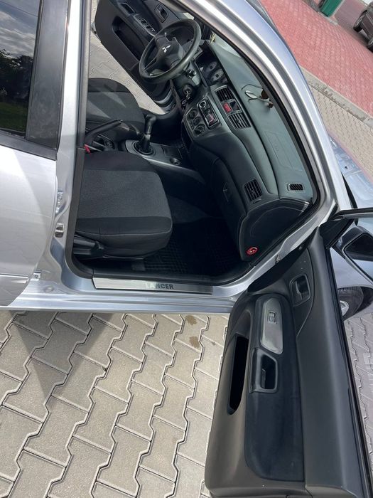 Mitsubishi lancer