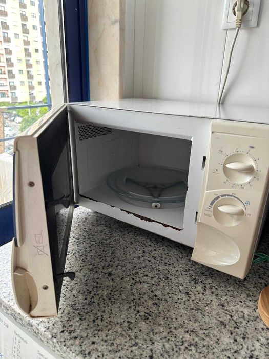Micro-ondas Moulinex Symbío – Compacto, Fiável e Fácil de Usar