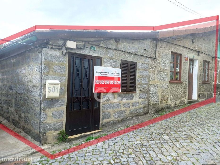 Moradia de Bairro em Creixomil - Guimarães