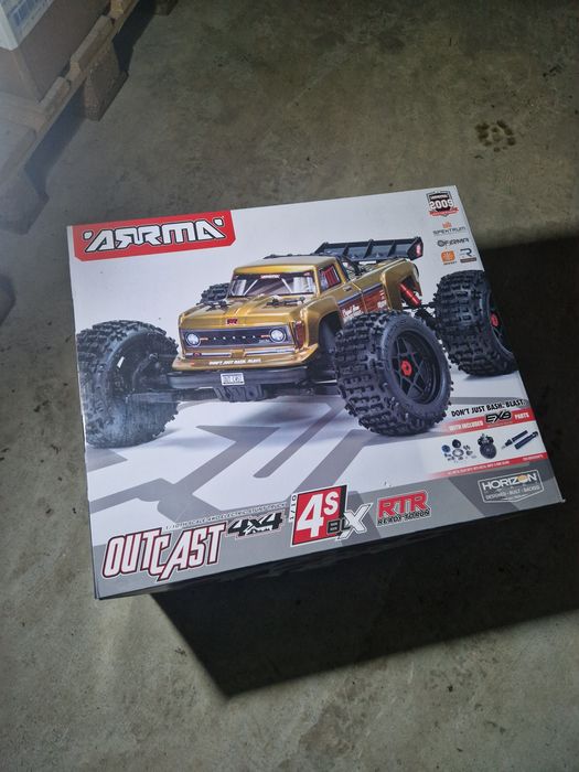 Carro RC Arrma outcast 4s 4x4 BLX
