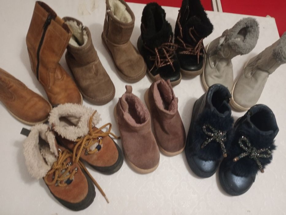 Взуття для дівчинки