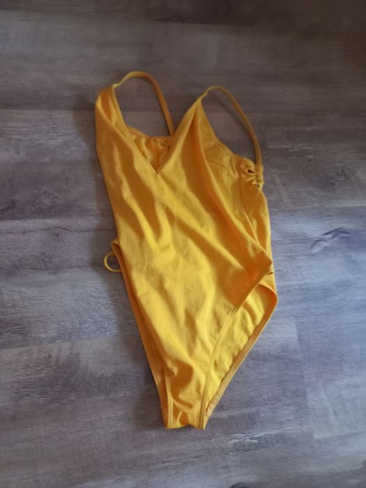 Продам купальники р 10,12,.16,